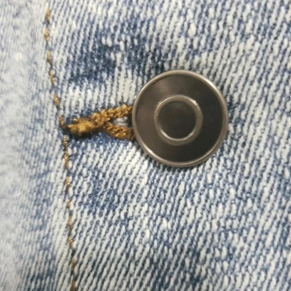 VGT  Looney Tunes Acid Wash Mens/Womans Jean Jacket,size M. - Picture 6 of 9